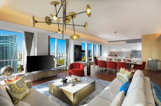 前灘東(dōng)美(měi)國(guó)際公寓丨2020一(yī)見(jiàn)傾心 2021再見(jiàn)傾城(chéng)